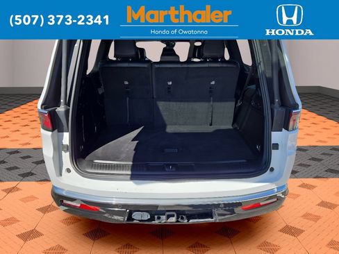 Used 2024 Jeep Wagoneer Series II w/ Flexible Seating Group AWD/4WD image 15
