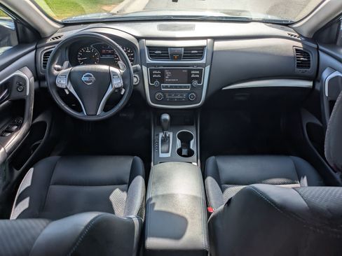 Used 2017 Nissan Altima 2.5 SR w/ Midnight Edition Package FWD image 29