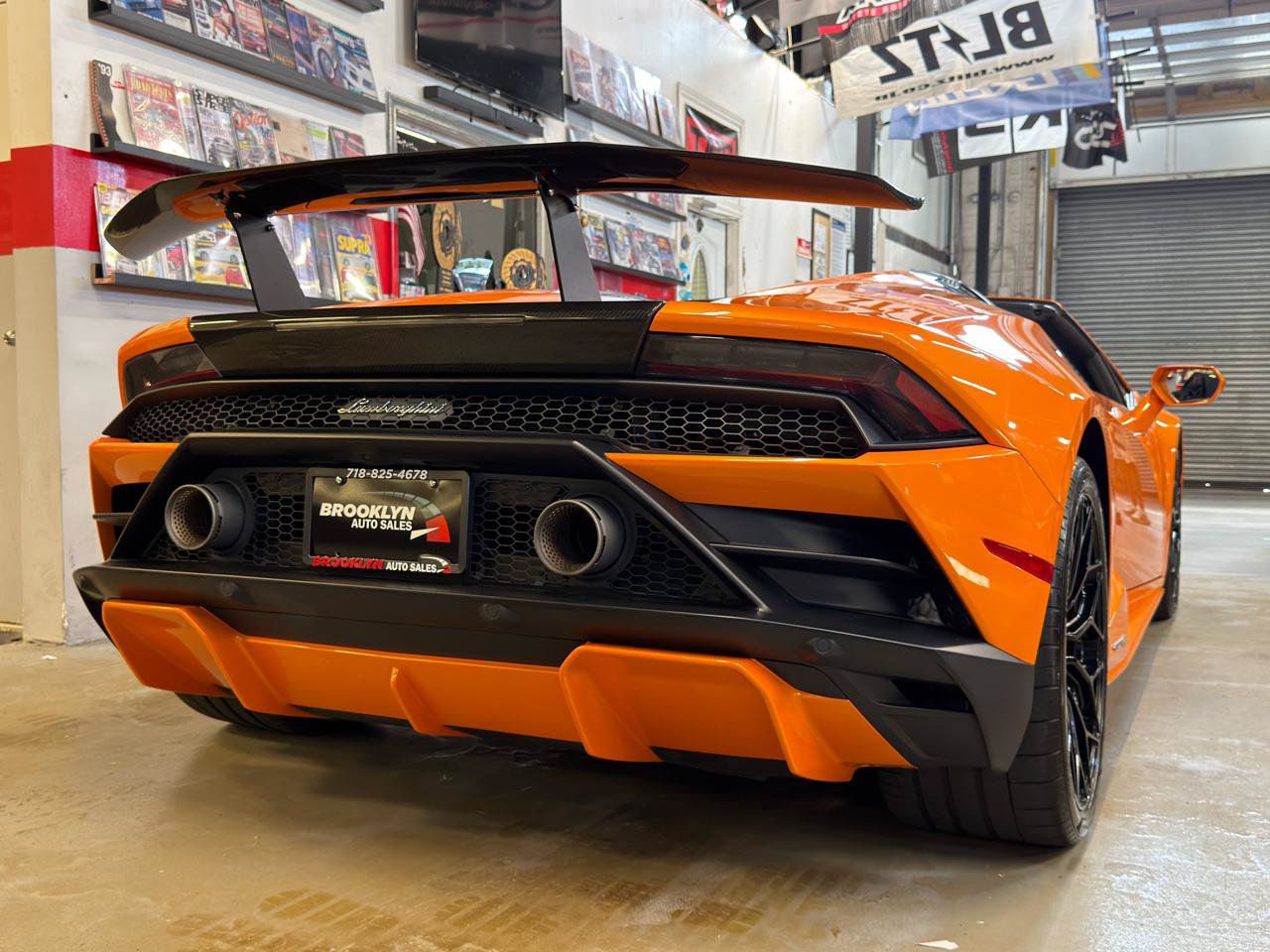Used 2021 Lamborghini Huracan EVO RWD image 7