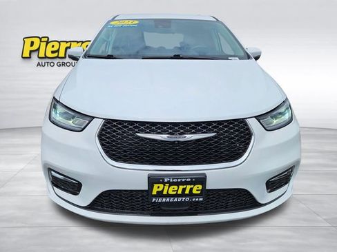 Used 2023 Chrysler Pacifica Touring-L FWD image 10
