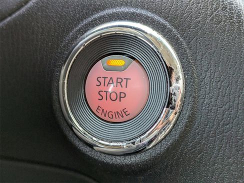 Used 2015 Nissan Pathfinder SL w/ SL Premium Package image 44