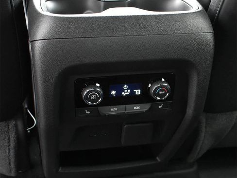 New 2026 Chevrolet Traverse RS image 12