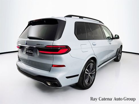Used 2026 BMW X7 xDrive40i w/ Executive Package image 7