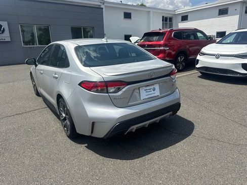 Used 2021 Toyota Corolla SE w/ SE Premium Package FWD image 3