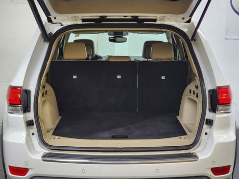 Used 2021 Jeep Grand Cherokee Limited w/ Trailer Tow Group IV image 8