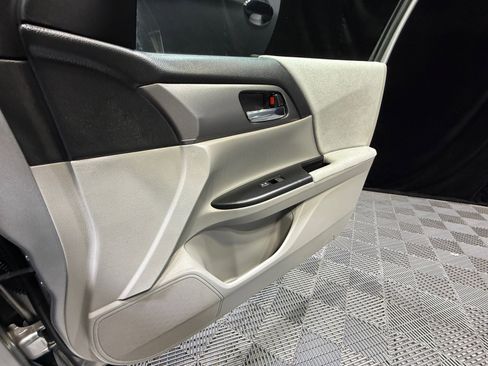 Used 2013 Honda Accord LX image 16