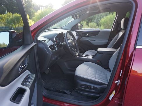Used 2020 Chevrolet Equinox LT FWD image 2