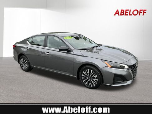 Used 2024 Nissan Altima 2.5 SV AWD/4WD image 1