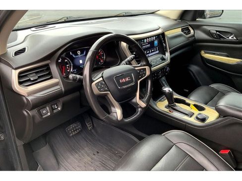 Used 2019 GMC Acadia Denali image 16