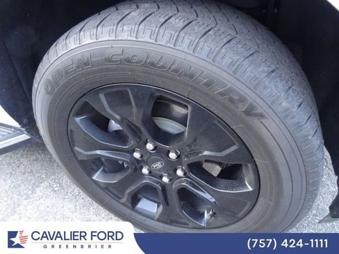 Used 2023 Ford Expedition XLT AWD/4WD image 15