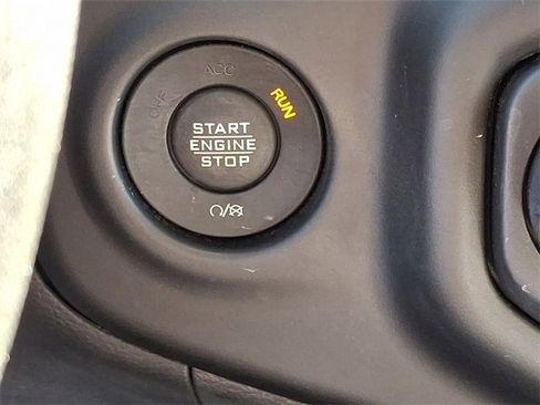 Used 2020 Jeep Gladiator Sport w/ Quick Order Package 24S image 19