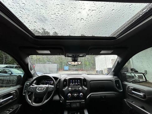 Used 2021 GMC Sierra 1500 AT4 w/ AT4 Carbonpro Edition AWD/4WD image 10