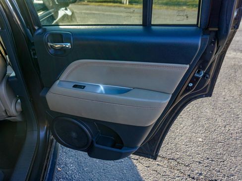 Used 2014 Jeep Compass Latitude image 26