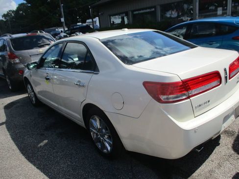 Used 2012 Lincoln MKZ FWD image 5