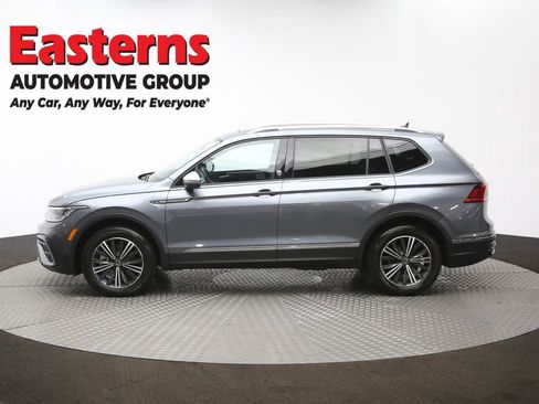 Used 2024 Volkswagen Tiguan Wolfsburg Edition image 59