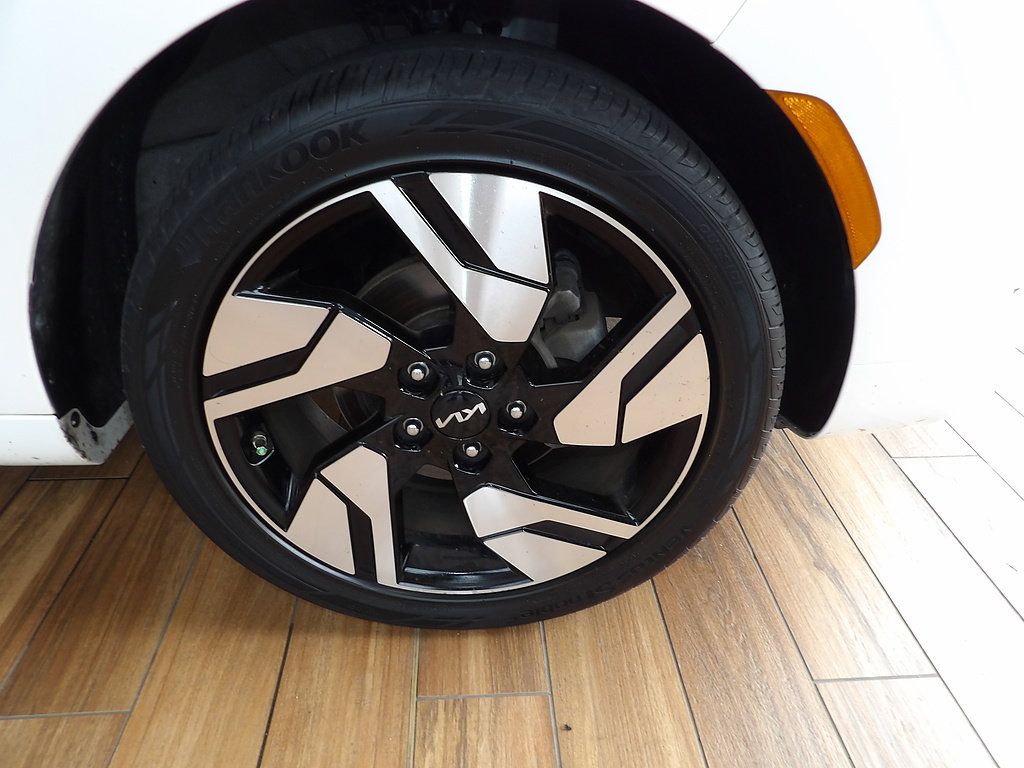 Used 2023 Kia Soul GT-Line FWD image 4