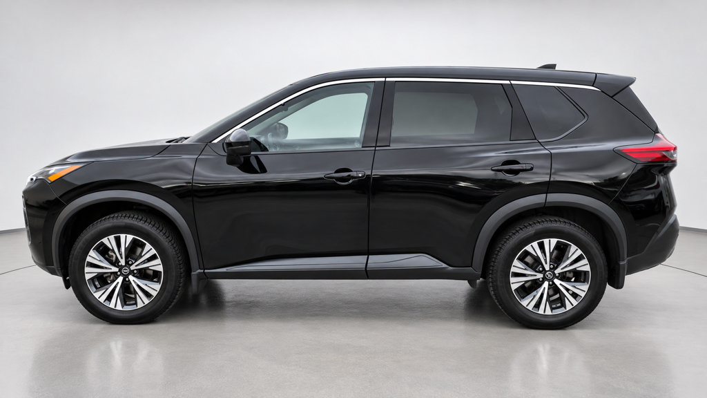 Used 2021 Nissan Rogue SV AWD/4WD image 2