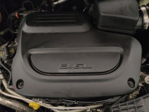 Used 2020 Chrysler Voyager Lxi FWD image 30
