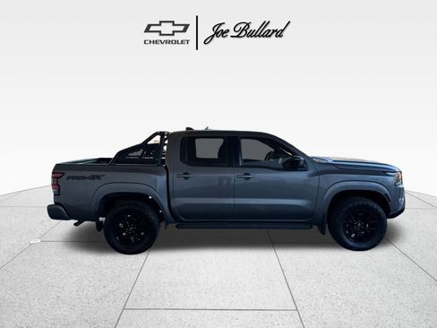 Used 2023 Nissan Frontier SV w/ Midnight Edition Package image 6