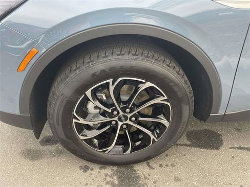 New 2026 Lincoln Nautilus Premier image 6