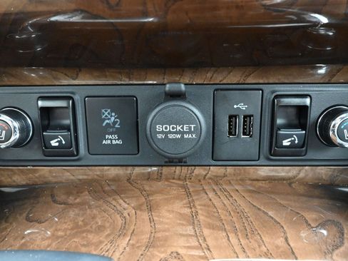 Used 2018 INFINITI QX80 4WD w/ Deluxe Technology Package image 19