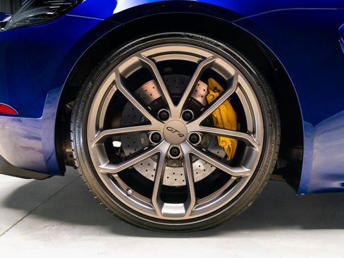 Used 2021 Porsche 718 Cayman GT4 RWD image 27