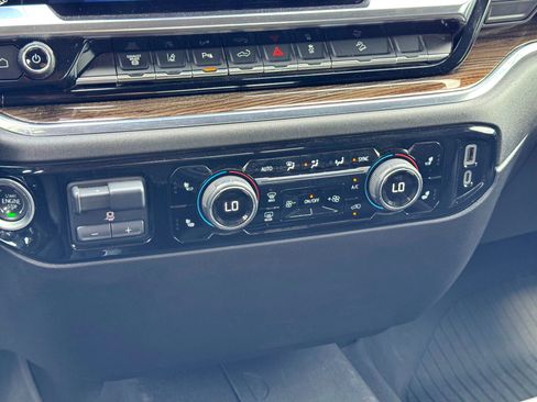 Used 2024 Chevrolet Silverado 2500 LT image 27