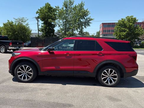 Used 2023 Ford Explorer ST-Line w/ Class IV Trailer Tow Package AWD/4WD image 6