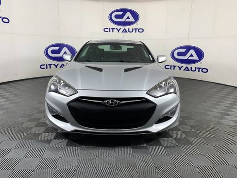 Used 2016 Hyundai Genesis Coupe 3.8 RWD image 9