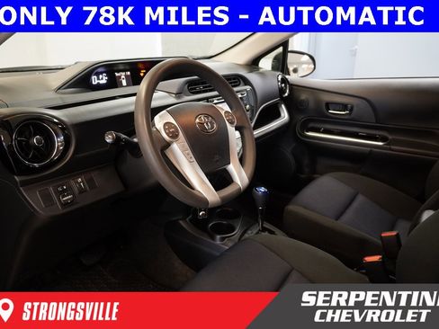 Used 2015 Toyota Prius C Two image 6