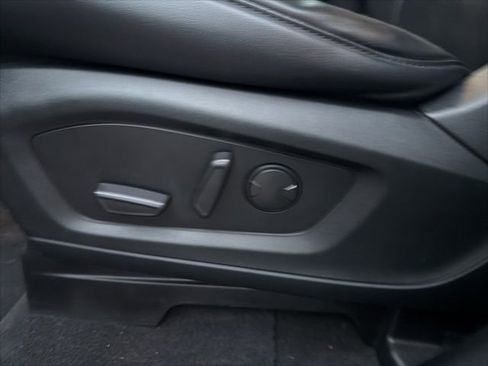 Used 2021 Ford Explorer XLT w/ Equipment Group 202A image 28