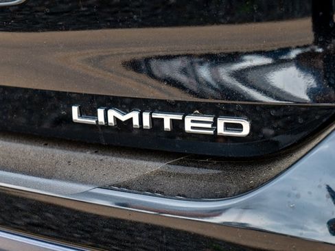 New 2026 Toyota Highlander Limited image 9