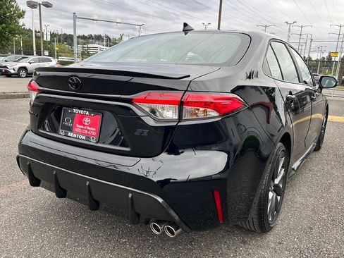 Certified 2025 Toyota Corolla SE w/ Convenience Package FWD image 5