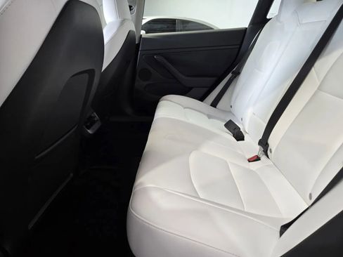 Used 2023 Tesla Model 3 Standard Range image 12