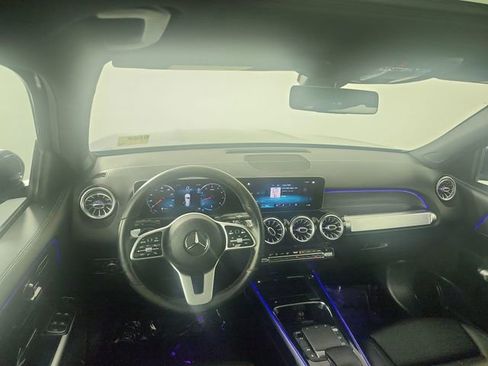 Used 2021 Mercedes-Benz GLB 250 4MATIC image 22