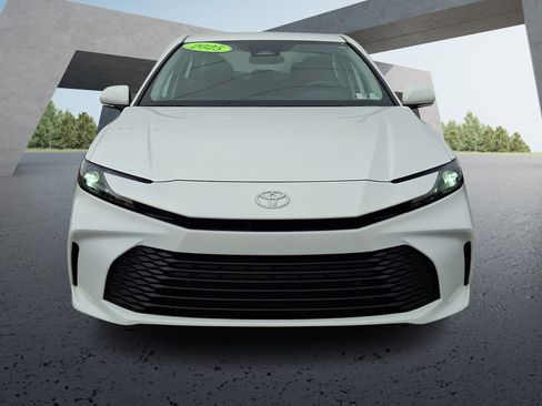 Used 2025 Toyota Camry LE FWD image 2