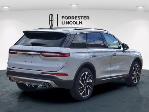 New 2026 Lincoln Corsair Reserve image 3