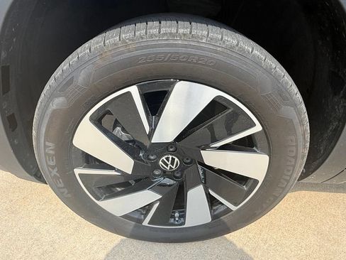 Certified 2026 Volkswagen Atlas Cross Sport SE AWD/4WD image 9