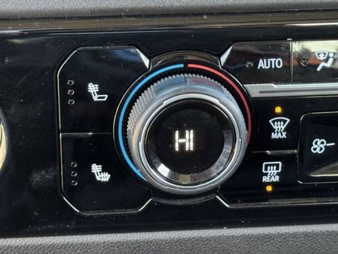 Used 2024 Chevrolet Silverado 1500 LT image 20