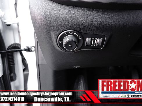 New 2026 Jeep Compass Latitude image 27