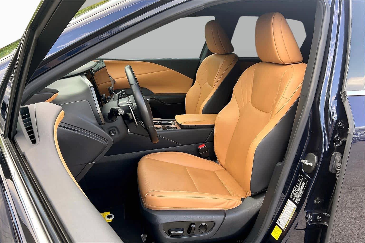 Used 2023 Lexus RX 350 Premium w/ Cold Area Package FWD image 8