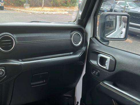 Certified 2021 Jeep Gladiator Overland w/ Dual Top Group image 28