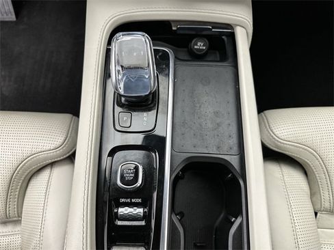 Used 2021 Volvo XC90 T8 Inscription w/ Lounge Package image 20