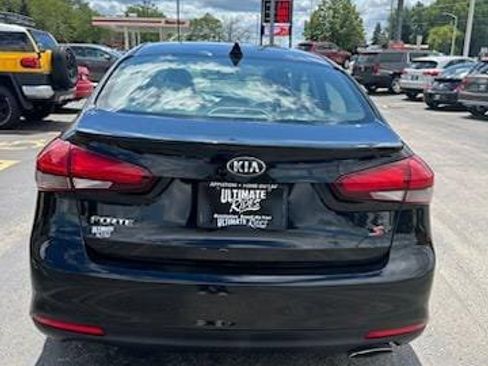 Used 2017 Kia Forte S w/ S Premium Package image 6