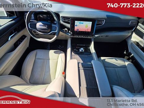Used 2024 Jeep Wagoneer L Series II w/ Flexible Seating Group AWD/4WD image 10