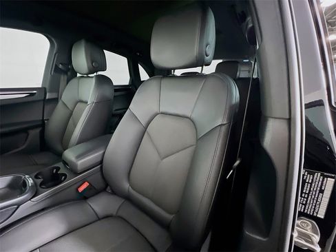 Certified 2023 Porsche Macan image 21