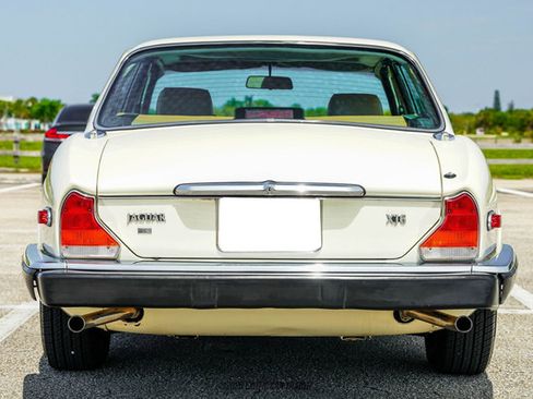 Used 1987 Jaguar XJ6 RWD image 7