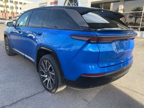 Used 2025 Jeep Wagoneer S Limited image 8