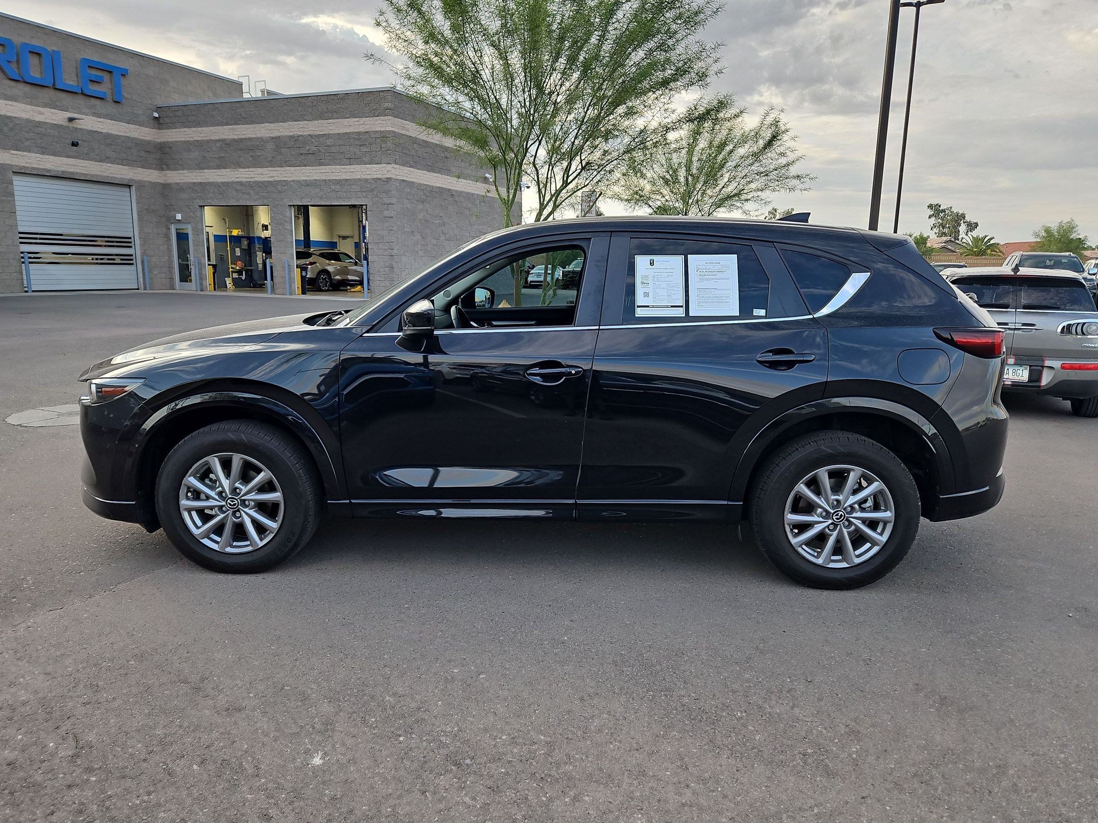 Used 2024 MAZDA CX-5 AWD 2.5 S w/ Select Package image 2