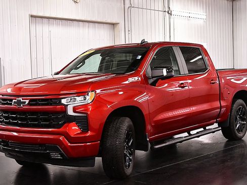 Used 2024 Chevrolet Silverado 1500 RST AWD/4WD image 3